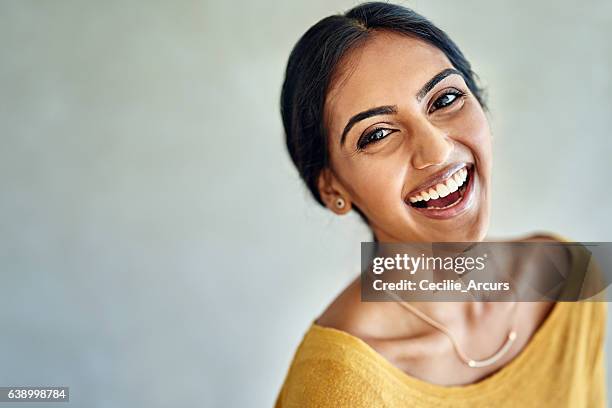 i choose happiness because it feels great - arab woman portrait stock pictures, royalty-free photos & images