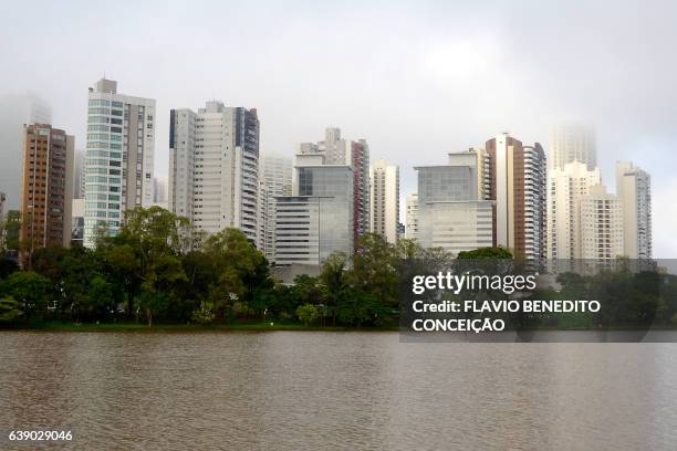 cidade de londrina no brasil - estrutura construída fotografías e imágenes de stock