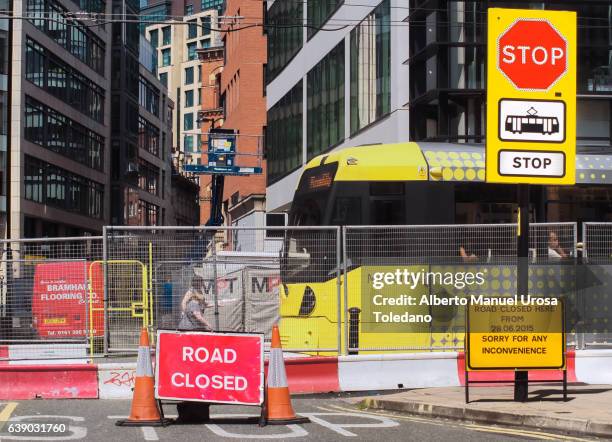 england, manchester, road closed - no trespassing segnale inglese foto e immagini stock