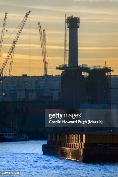 thames tower sunset - battersea power station silhouette stock pictures, royalty-free photos & images