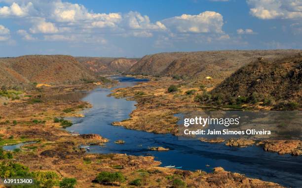 san francisco river (rio são francisco) in piranhas city - alagoas and sergipe states - brazil - sergipe stock pictures, royalty-free photos & images