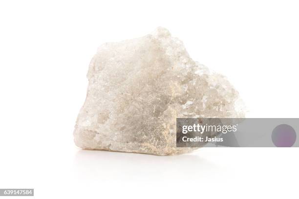 rock mineral macro photo with white background - quartz stockfoto's en -beelden