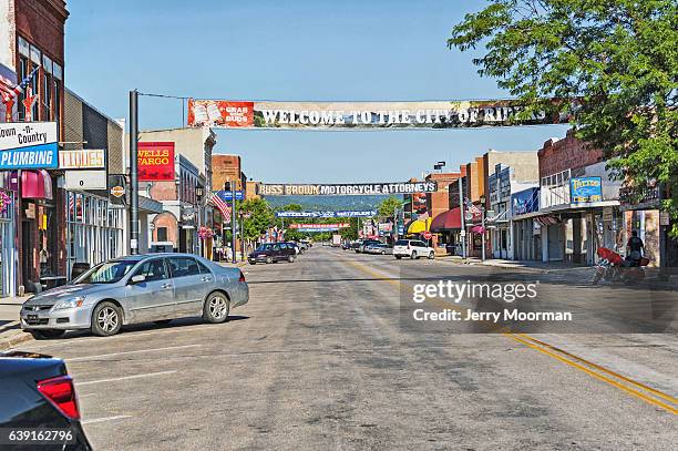 sturgis south dakota main street vor den massen - sturgis south dakota stock-fotos und bilder