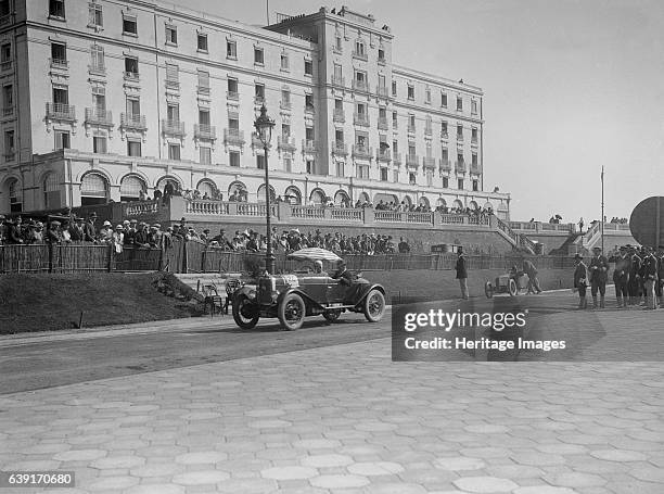 Alvis 1500 cc. Vehicle Reg. No. WK????. Event Entry No: 124. Driver: Urquhart Dykes, Mrs. W. Probably a Concours entry. Place: Boulogne Motor Week....