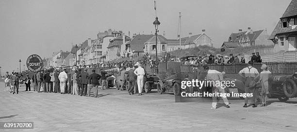 Salmson Event Entry No: 114. Driver: Giraud-Cabantou. Place: The sea-front, Le Touquet. Boulogne Motor Week. Date: 3-9.9.28. Artist Bill Brunell.