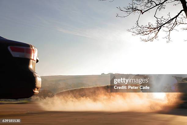 car exhaust on a cold morning - diesel imagens e fotografias de stock