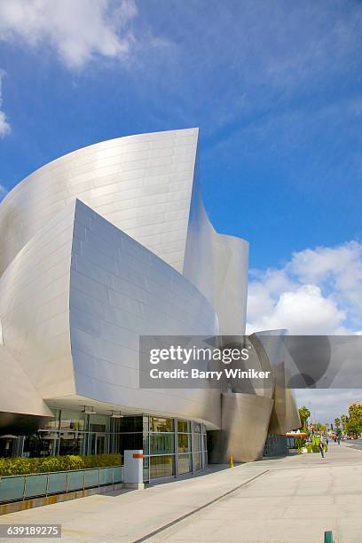 curves of walt disney concert hall, l.a. - matte finish stock pictures, royalty-free photos & images