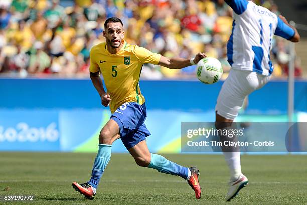 Day 12 Renato Augusto of Brazil in action during the Brazil Vs Honduras Men's Semifinal match at Maracana Stadium on August 17, 2016 in Rio de...