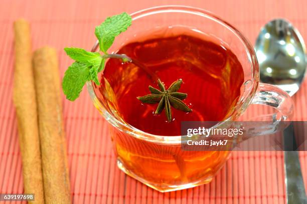 cinnamon mint tea - jayk7 mumbai stock pictures, royalty-free photos & images