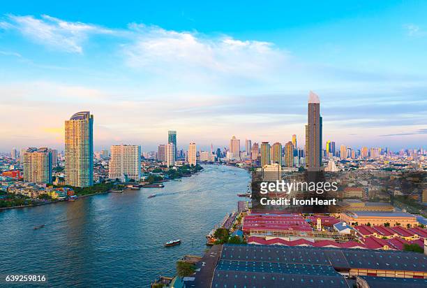 bangkok skyline - asiatique business stockfoto's en -beelden