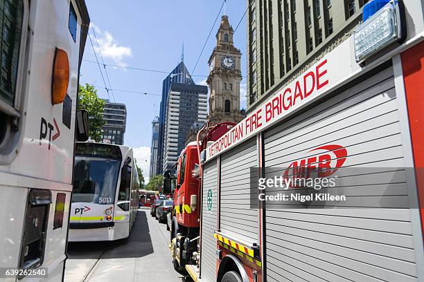 melbourne accident - emergency services australia imagens e fotografias de stock