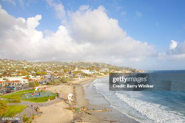 pacific ocean and laguna beach, california - laguna beach california fotografías e imágenes de stock