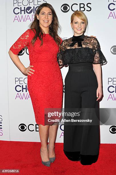 Actresses Mayim Bialik and Melissa Rauch pose in the press room during the 2017 People's Choice Awards at Microsoft Theater on January 18, 2017 in...