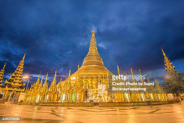 photo of shwedagon pagoda before sunrise that no people in the frame , yangon , myanmar - naypyidaw fotografías e imágenes de stock