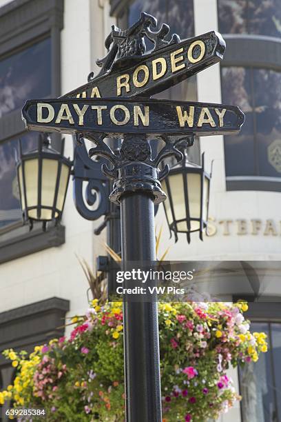 Iconic Rodeo Drive Sign Rodeo Drive Sign Photos and Premium High Res Pictures - Getty Images