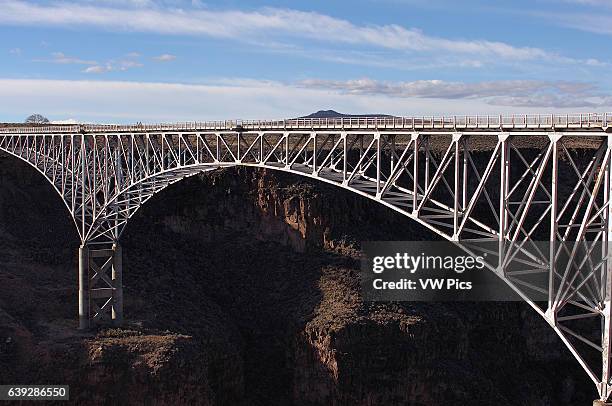 Antilivan Ridge 46 Cantilever Truss Bridge Stock Photos, High-Res Pictures, and Images ...