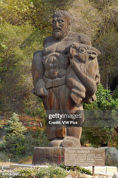 Paul Bunyan and Babe the Blue Ox in Autumn, 13 ton Single Log Sequoia Sculpture, Carroll Barnes 1941, Three Rivers, Ash Mountain, California.