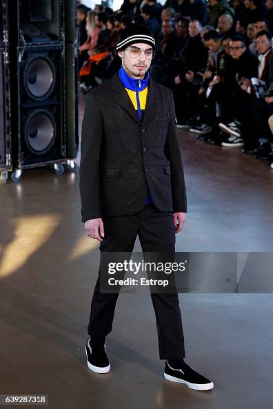 Junya Watanabe Man: Runway - Paris Fashion Week - Menswear F/W 2017-2018 Junya Watanabe Man: Runway - Paris Fashion Week - Menswear F/W 2017-2018