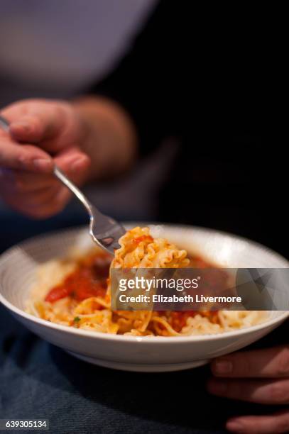 pasta with tomato sauce - tomatenpasta stockfoto's en -beelden