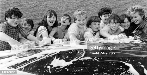 Ten youngsters from the 2nd Billingham Guides asked to clean the Mayor of Stockton's limousine as part of car wash fortnight. The money raised will...