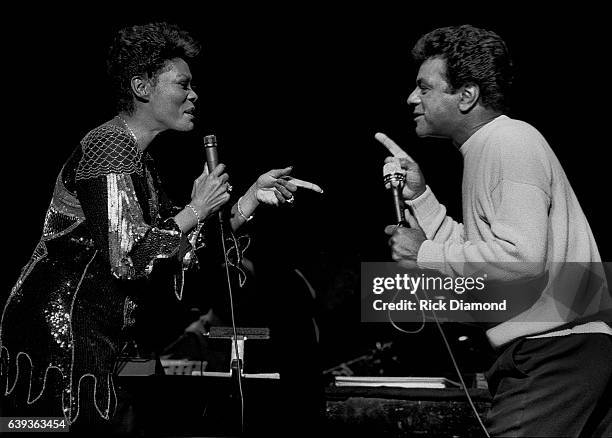 Dionne Warrick and Johnny Mathis perform at The Fox Theater in Atlanta Georgia January 13, 1986