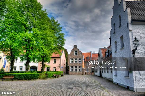 town square in düsseldorf - kaiserswerth, germany - village stock-fotos und bilder