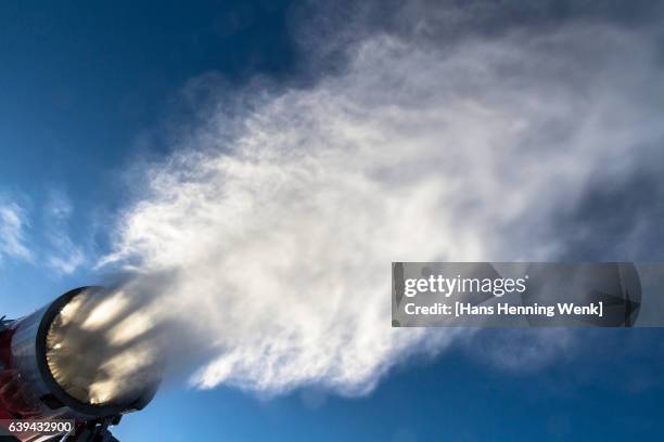 snow cannon - sneeuwmachine stockfoto's en -beelden