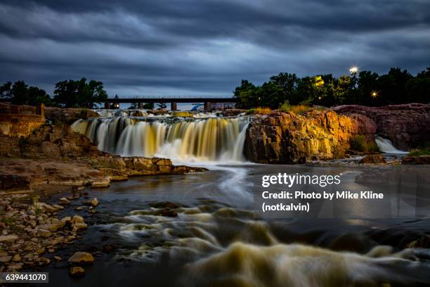 wide view of sioux falls - sioux falls stock pictures, royalty-free photos & images