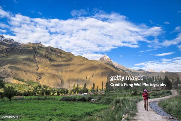 Pakistan Rural Side Woman Agriculture Pakistan Photos and Premium High Res Pictures - Getty ...