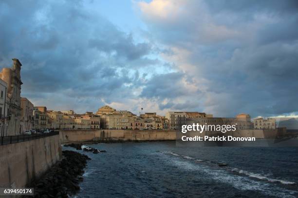 ortygia, syracuse, sicily, italy - ortygia stock-fotos und bilder