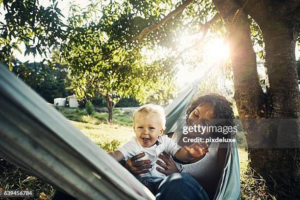 "mommy and me zeit" - australian family time stock-fotos und bilder