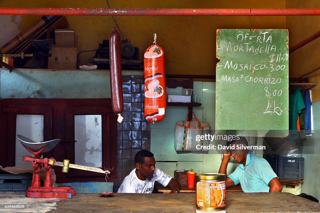 Views and People of Cuba