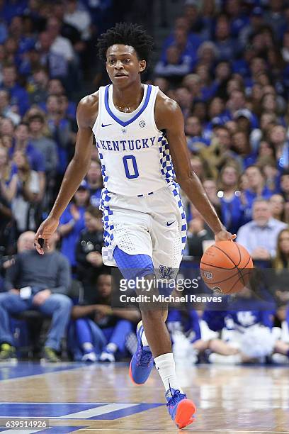 De'Aaron Fox of the Kentucky Wildcats dribbles up the court against the South Carolina Gamecocks at Rupp Arena on January 21, 2017 in Lexington,...