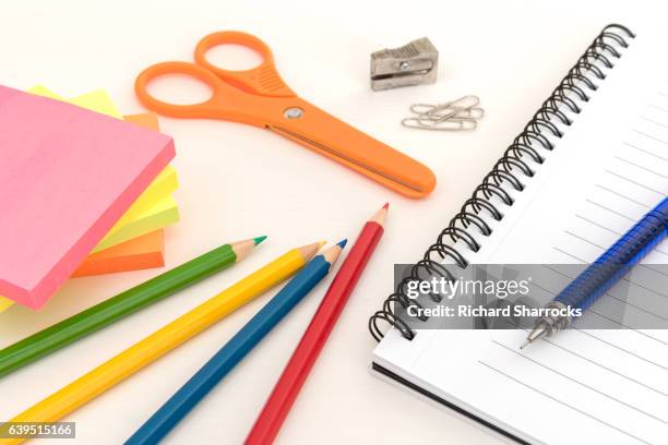 Post Items Paper Clip Post It Cutout Photos and Premium High Res Pictures - Getty ...