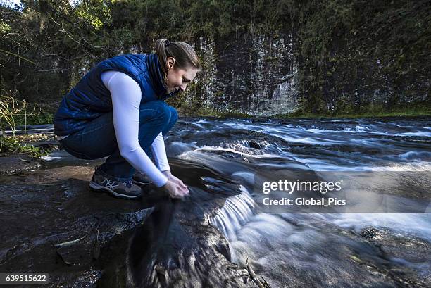 water stream break - canela bildbanksfoton och bilder