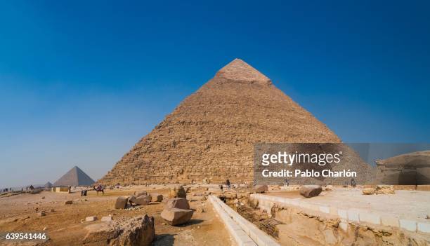 egyptian pyramids - áfrica stock-fotos und bilder