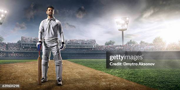 cricketspieler batsman im stadion - cricketer stock-fotos und bilder