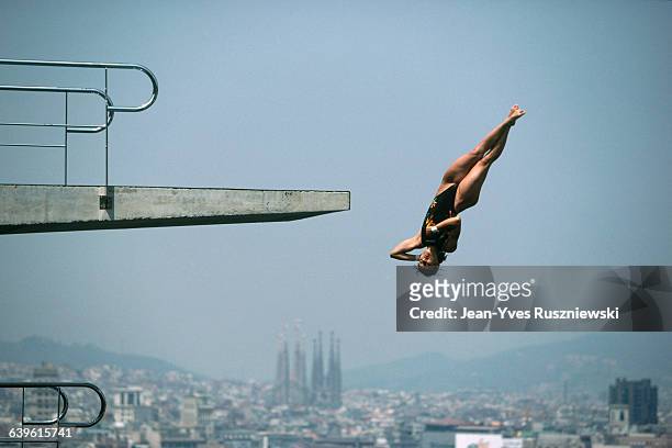 Yuki Motobuchi from Japan competes in the Women's springboard diving at the 1992 Olympic Games. | Location: Barcelona, Spain.
