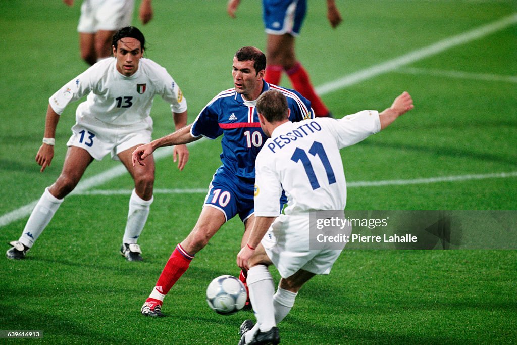 Soccer - Euro 2000 Final - France vs Italy