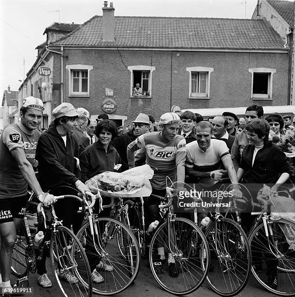 French skiers at the start of the famous cycling race La Polymultipliee. Raymond Poulidor, Marielle Goitschel, Annie Famose, Jacques Anquetil, Rudi...