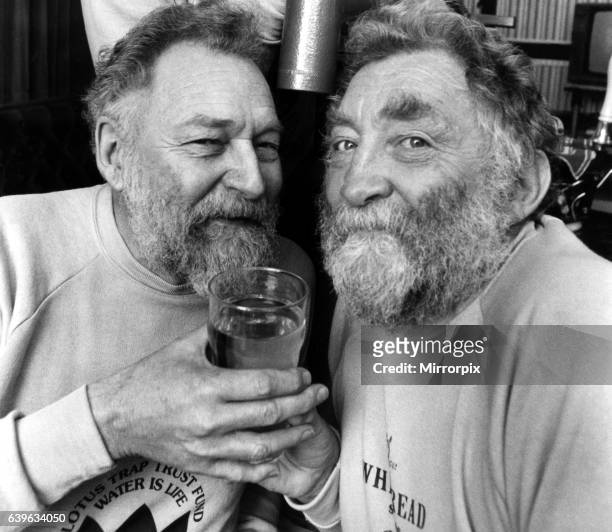 Dr David Bellamy with his brother Gervaise on 29th March 1989.