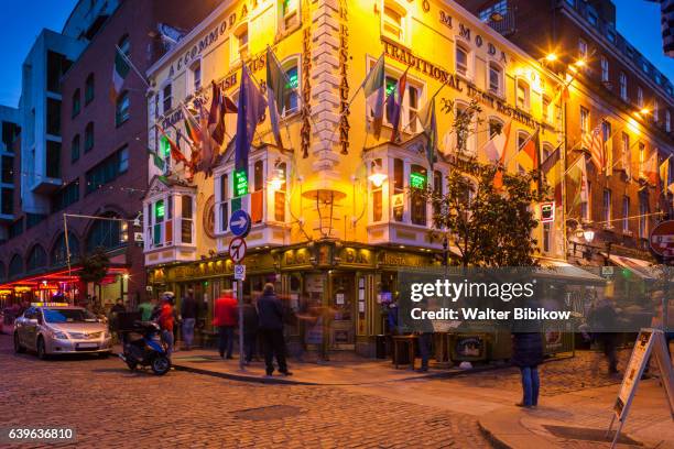 ireland, dublin, exterior - temple bar dublin imagens e fotografias de stock