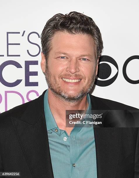 Blake Shelton poses at the People's Choice Awards 2017 at Microsoft Theater on January 18, 2017 in Los Angeles, California.