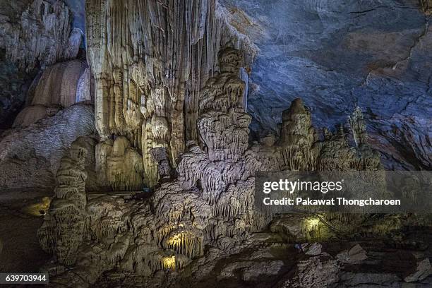 paradise cave, phong nha ke bang national park, quang binh, vietnam - thien duong cave stock pictures, royalty-free photos & images