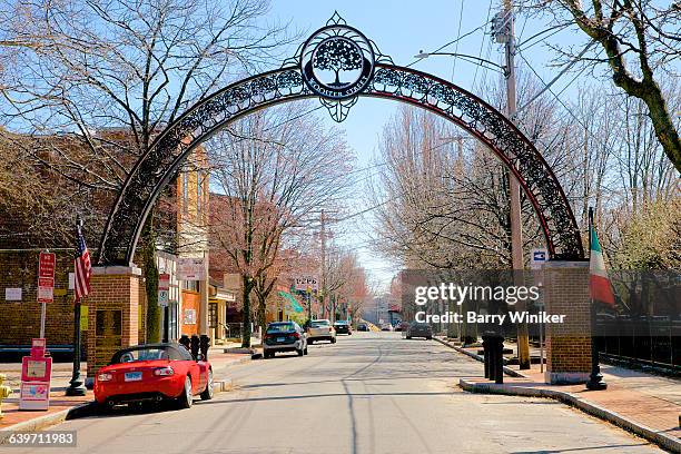 metal arch, new haven's little italy - v connecticut stock pictures, royalty-free photos & images