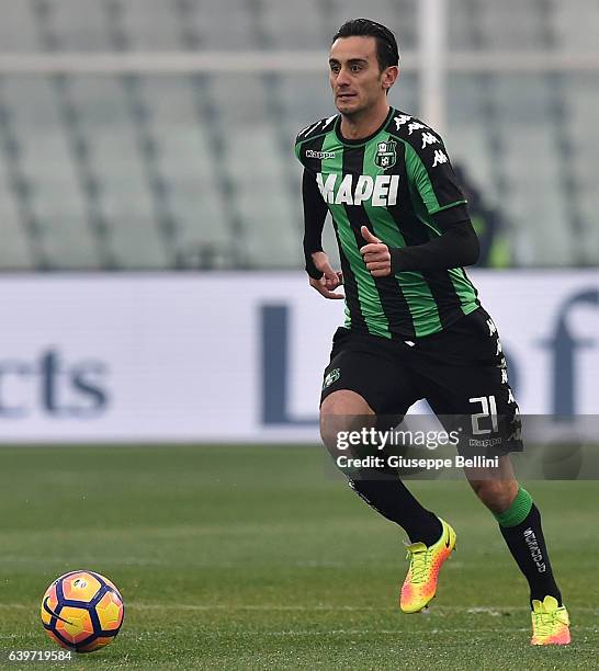 Alberto Aquilani of US Sassuolo in action during the Serie A match between Pescara Calcio and US Sassuolo at Adriatico Stadium on January 22, 2017 in...