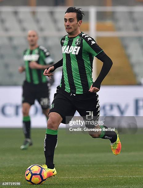 Alberto Aquilani of US Sassuolo in action during the Serie A match between Pescara Calcio and US Sassuolo at Adriatico Stadium on January 22, 2017 in...