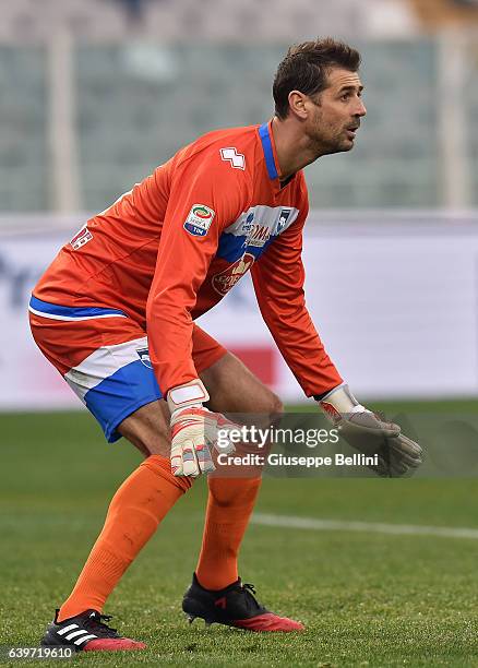 Albano Bizzarri of Pescara Calcio in action during the Serie A match between Pescara Calcio and US Sassuolo at Adriatico Stadium on January 22, 2017...