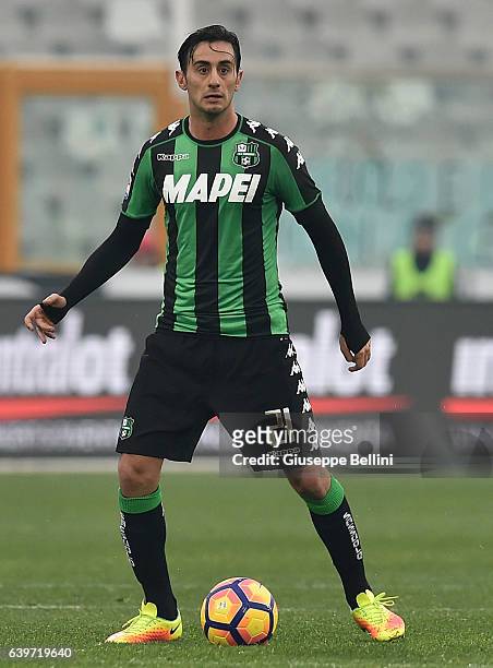 Alberto Aquilani of US Sassuolo in action during the Serie A match between Pescara Calcio and US Sassuolo at Adriatico Stadium on January 22, 2017 in...