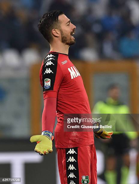 Andrea Consigli of US Sassuolo in action during the Serie A match between Pescara Calcio and US Sassuolo at Adriatico Stadium on January 22, 2017 in...